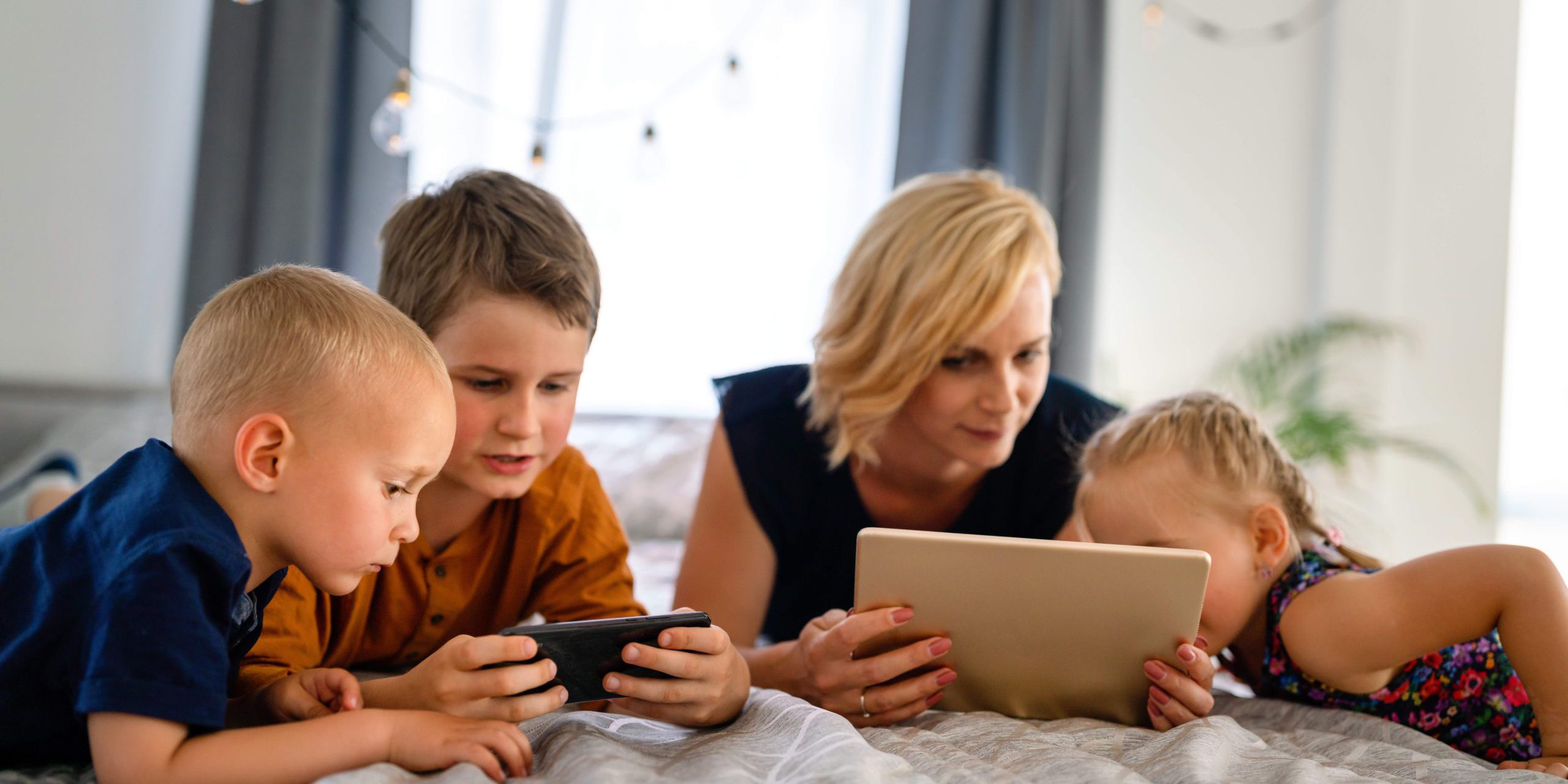 Internet Safety for Kids: Guideline for Parents internet-safety-for-kids-guideline-for-parents