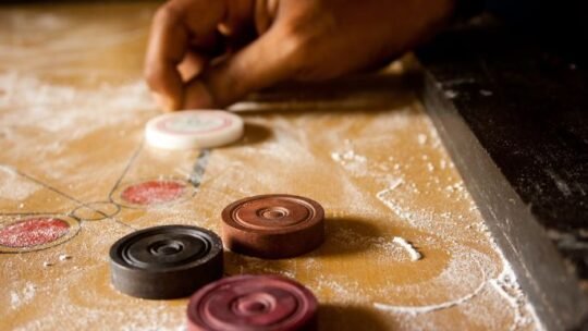 playing-carrom-adult-toys-semeimei